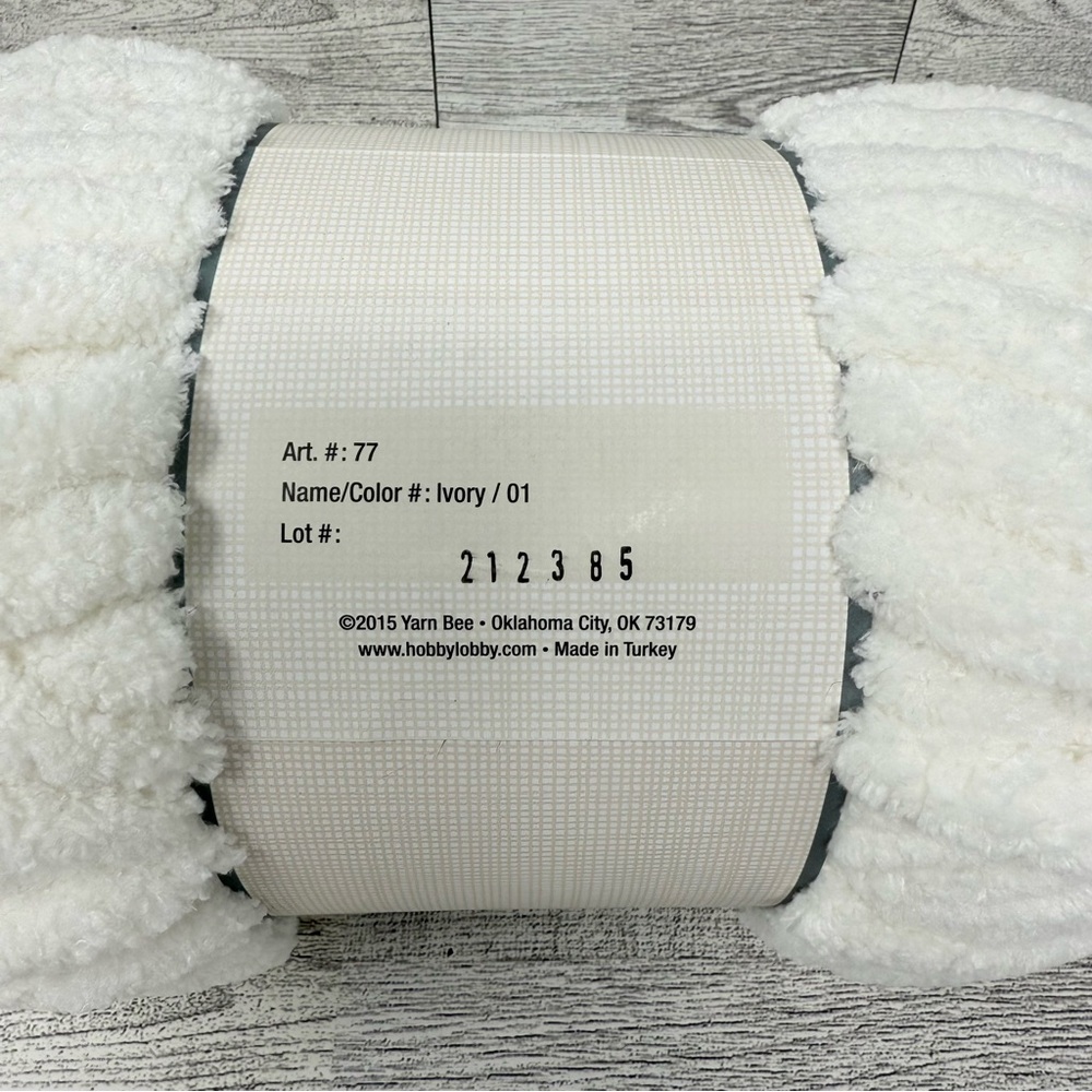 NWT- 1 Skein Yarn Bee Perfectly Plush Ivory Yarn 56yd - Picture 3 of 5